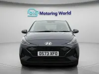 Usado Hyundai i10 Premium 67 HP (49 kW) 2023 Cinzento Citadino