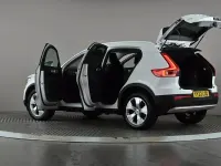 Used Volvo XC40 Momentum 163 HP (119 kW) 2022 White SUV