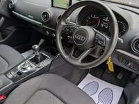 Usado Audi A3 Sportback Design 116 CV (85 kW) 2019 Negro Utilitario