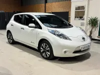 Used Nissan Leaf Tekna 80 kW (109 HP) 2014 White Hatchback