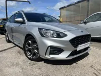Usado Ford Focus ST-Line 120 CV (88 kW) 2021 Plateado Familiar