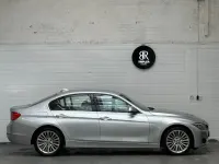 Begagnad BMW 318 Luxury Line 2015 Silver Sedan