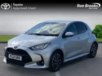 Second-hand Toyota Yaris Hybrid Design 2021 Argintiu Hatchback