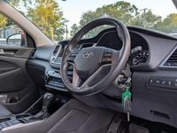 Used Hyundai Tucson Premium 185 HP (136 kW) 2015 Red SUV