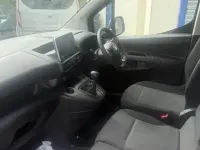 Usado Vauxhall Combo 100 CV (73 kW) 2023 Blanco Monovolumen