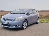 Usado Toyota Verso 126 HP (92 kW) 2010 Azul Monovolume