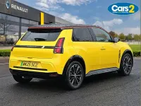 Used Renault R5 Iconic 110 kW (150 HP) 2025 Yellow/black  Hatchback