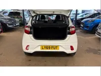 Used Hyundai i10 SE 67 HP (49 kW) 2020 White Hatchback