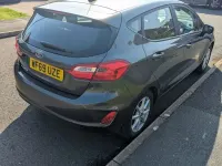 Usado Ford Fiesta Zetec 100 HP (73 kW) 2019 Cinzento Citadino