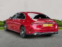 Usado Mercedes E220 AMG Line Premium 2024 Rojo Berlina