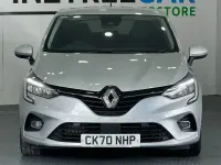 Used Renault Clio Iconic 100 HP (73 kW) 2020 Silver Hatchback