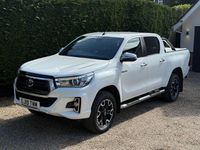 Used Toyota HiLux 150 HP (110 kW) 2019 White Pickup