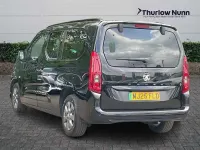 Second-hand Vauxhall Combo Ultimate 100 kW (136 CP) 2025 Negru Monovolum