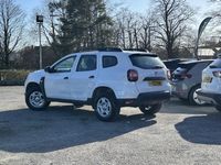Begagnad Dacia Duster Essentiel 91 HK (66 kW) 2022 Vit SUV