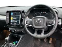 Used Volvo XC40 Momentum 150 HP (110 kW) 2020 Red SUV