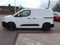 Used Citroën Berlingo 99 HP (72 kW) 2022 White MPV