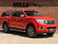 Used Nissan Navara Tekna 190 HP (139 kW) 2017 Red Pickup