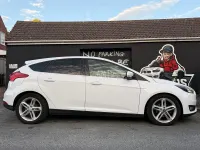 Used Ford Focus Zetec 120 HP (88 kW) 2015 White Hatchback