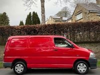 Used Toyota HiAce 95 HP (69 kW) 2011 Red Van
