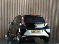 Begagnad Toyota Aygo x-press 69 HK (50 kW) 2017 Svart Halvkombi