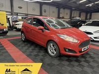 Usado Ford Fiesta Zetec 2014 Vermelho Citadino