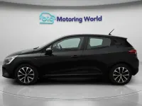 Używany Renault Clio V Iconic 90 KM (66 kW) 2022 Czarny Hatchback