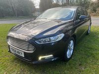 Usado Ford Mondeo Zetec 150 HP (110 kW) 2018 Preto Citadino