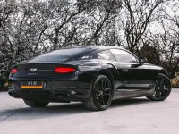 Begagnad Bentley Continental 635 HK (467 kW) 2019 Blå Sportkupé