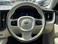 Used Volvo XC60 Plus 197 HP (144 kW) 2022 Red SUV