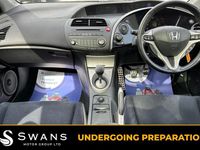 Begagnad Honda Civic ES 140 HK (102 kW) 2007 Silver Halvkombi