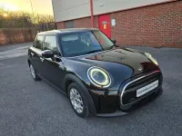 Usado Mini ONE Classic 102 CV (75 kW) 2021 Negro Utilitario