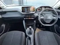 Used Peugeot 208 Active+ 100 HP (73 kW) 2023 Yellow Hatchback