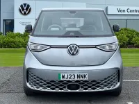 Usado VW ID. Buzz Pro 150 kW (204 CV) 2023 Plateado Monovolumen