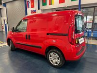 Used Fiat Doblò 95 HP (69 kW) 2018 Red MPV
