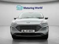 Usado Ford Kuga Titanium 150 HP (110 kW) 2023 Prateado SUV