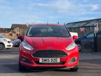Used Ford Fiesta Zetec 75 HP (55 kW) 2015 Red Hatchback