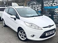 Used Ford Fiesta Zetec 96 HP (70 kW) 2012 White Hatchback