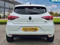 Used Renault Clio V Engineered 145 HP (106 kW) 2023 White Hatchback