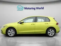 Używany VW Golf VIII S 115 KM (84 kW) 2022 Żółty Hatchback