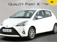 Used Toyota Yaris 100 HP (73 kW) 2018 White Hatchback