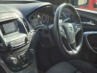 Second-hand Vauxhall Insignia Edition 130 CP (95 kW) 2014 Verde Hatchback