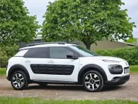 Used Citroën C4 Cactus Flair 82 HP (60 kW) 2015 White Hatchback