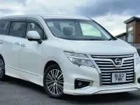 Używany Nissan Elgrand 2022 Biały Minivan