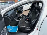 Begagnad Volvo V40 R-Design 150 HK (110 kW) 2017 Vit Halvkombi