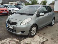 Usado Toyota Yaris 2008 Prateado Citadino