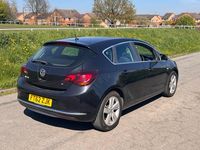 Second-hand Vauxhall Astra SRi 115 CP (84 kW) 2013 Negru Hatchback