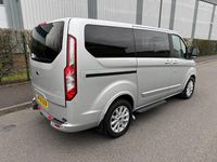 Usado Ford Tourneo Titanium 130 HP (95 kW) 2019 Prateado Monovolume