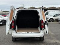 Używany Vauxhall Combo Sportive 100 KM (73 kW) 2020 Minivan