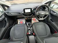 Used Ford Fiesta Titanium 100 HP (73 kW) 2019 White Hatchback