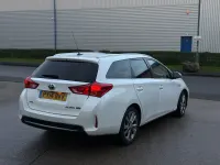 Used Toyota Auris Hybrid 2014 White Estate